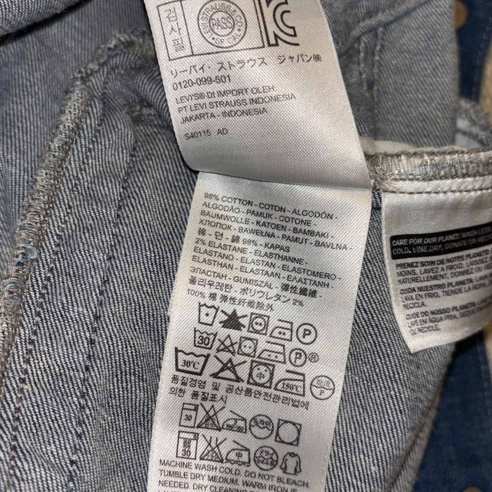 Levi’s Trucker Jacket with Aztec embroidered design Denim Jacket Sz medium - Picture 2 of 8